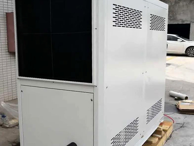 工業風冷冷水機如何抽真空？