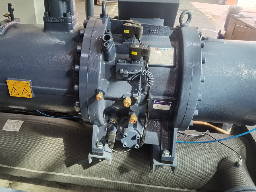 工業冷水機和空調哪個成本高？