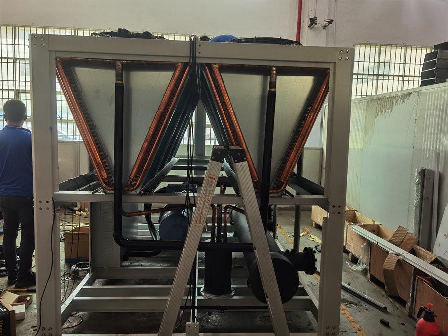 風(fēng)冷螺桿機造成跑油原因？